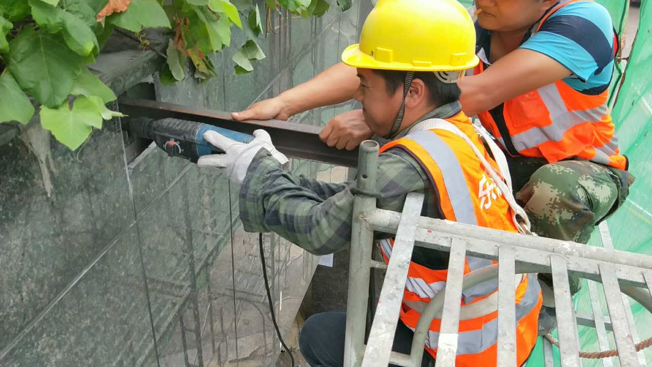 大潤發(fā)量販?zhǔn)┕D